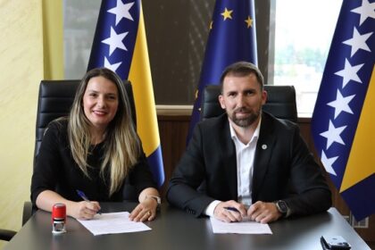 Ministar Delić potpisao ugovore sa sigurnim kućama: Za zaštitu žrtava nasilja 1,1 milion KM