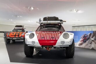 Muzej Porsche posvećuje izložbu svjetskom rekordu visine modela 911