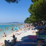 Bosanci “okupirali” Zaostrog, nema se gdje staviti peškir, od danas i nove cijene