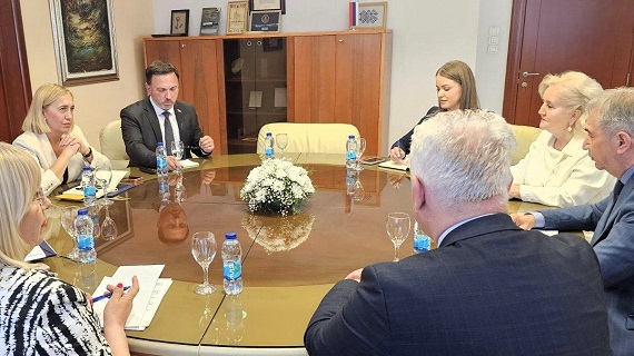 Entitetski ministri traže strožiju kontrolu Bookinga i Airbnb-a u BiH