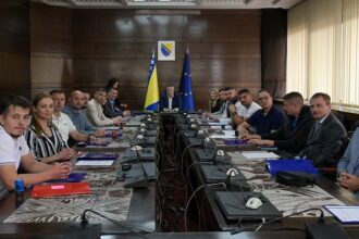 Ministar Mijatović potpisao ugovore: Skoro 22 miliona KM za razvoj male privrede u FBiH