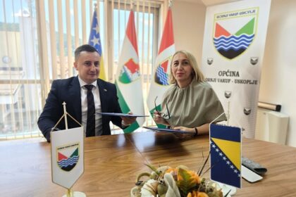 Ministrica Pozder potpisala ugovore za projekte u Gornjem Vakufu-Uskoplju i Donjem Vakufu