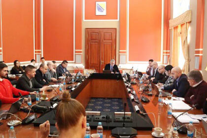 Ograničavanje rasta plata u javnom sektoru Brčko distrikta