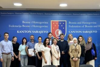 Potpisani ugovori Ureda Vlade KS za dijasporu i 16 udruženja za projekte saradnje sa dijasporom vrijedne 105.000 KM