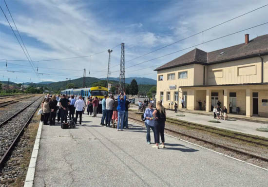 Turistički voz povezao Bihać i Bosansku Krupu