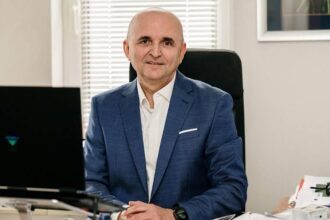 Želimir Bodiroga, kaže da bi od 100 miliona maraka čak 99 milionapovjerio gradonačelniku Trebinja Mirku Ćuriću