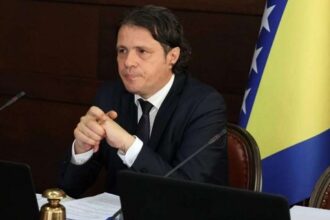 Poslodavci u FBiH moći će do kraja godine isplatiti radnicima neoporezivu naknadu do 300 KM mjesečno