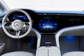 I Mercedes u kokpitu vraća tipke, ali zasloni ostaju