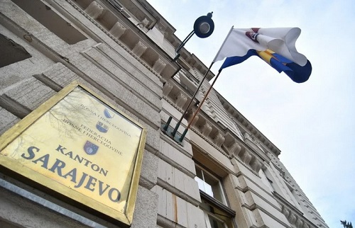 Vlada KS ulaže sredstva za sanaciju krovova i liftova objekata oštećenih tokom agresije
