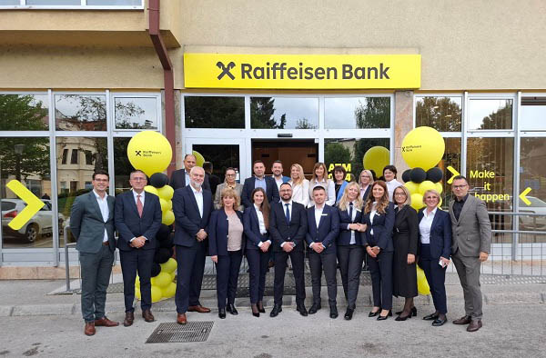20 godina uz klijente u Travniku obilježeno u novom, modernom ambijentu Raiffeisen banke