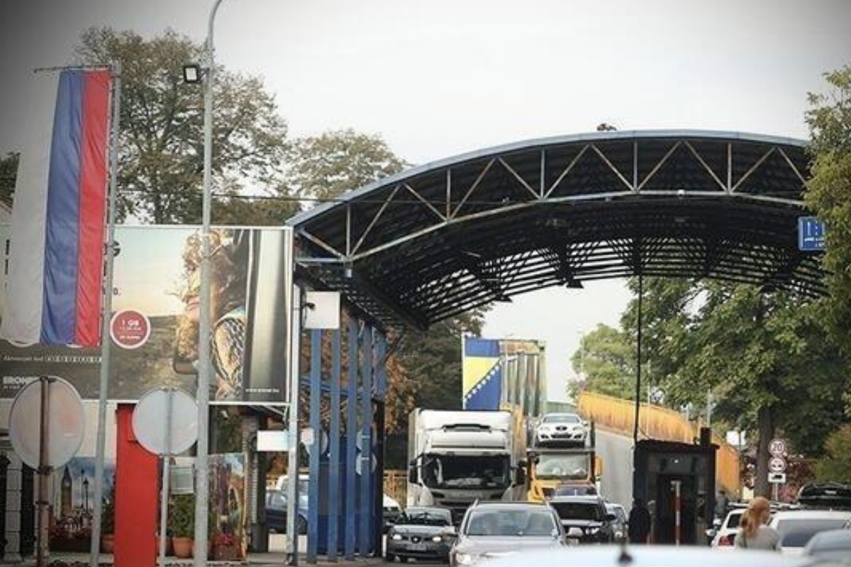 Hapšenje carinika na GP Gradiška: Hoće li istraga odvesti i do Temuovih šlepera? - Biznis.ba