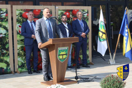 U Goraždu otvorena 22. privredno-kulturna manifestacija 'Dani jabuke'