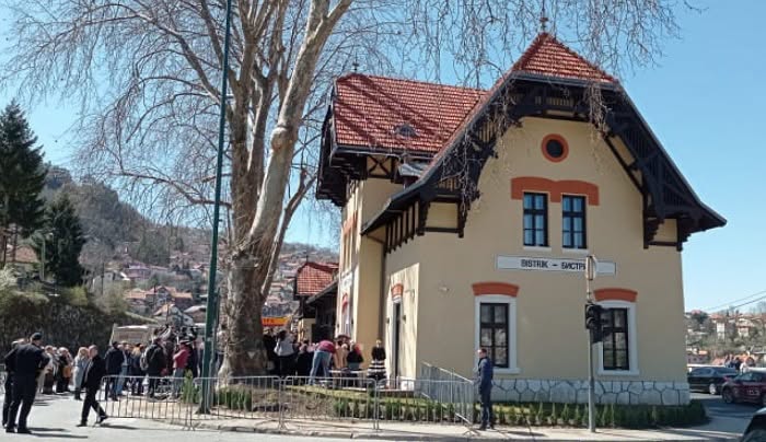 Zatvoren restoran u Bistričkoj stanici: Grad tuži zakupca za skoro 47.000 KM duga - Biznis.ba